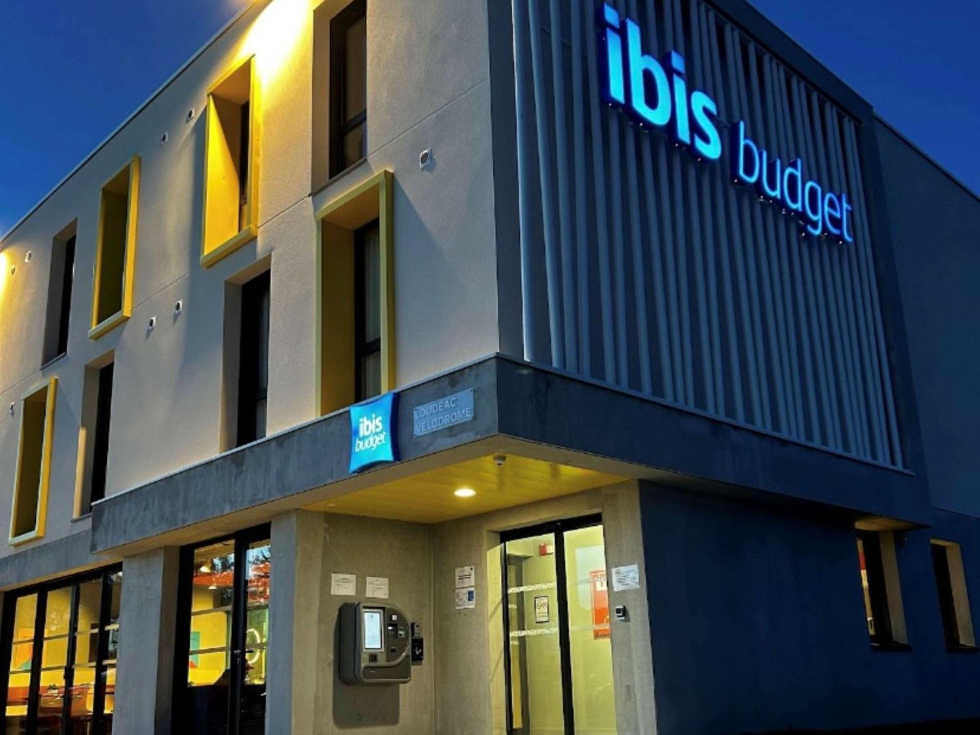 Ibis Budget Loudeac Velodrome Екстер'єр фото