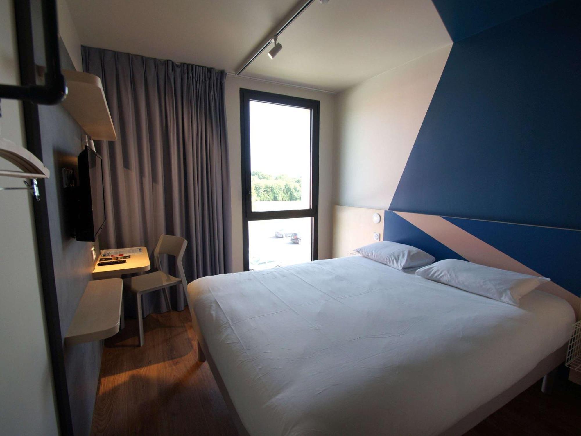 Ibis Budget Loudeac Velodrome Екстер'єр фото