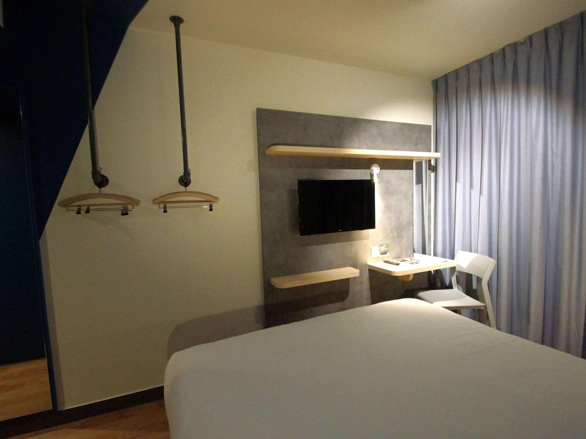 Ibis Budget Loudeac Velodrome Екстер'єр фото