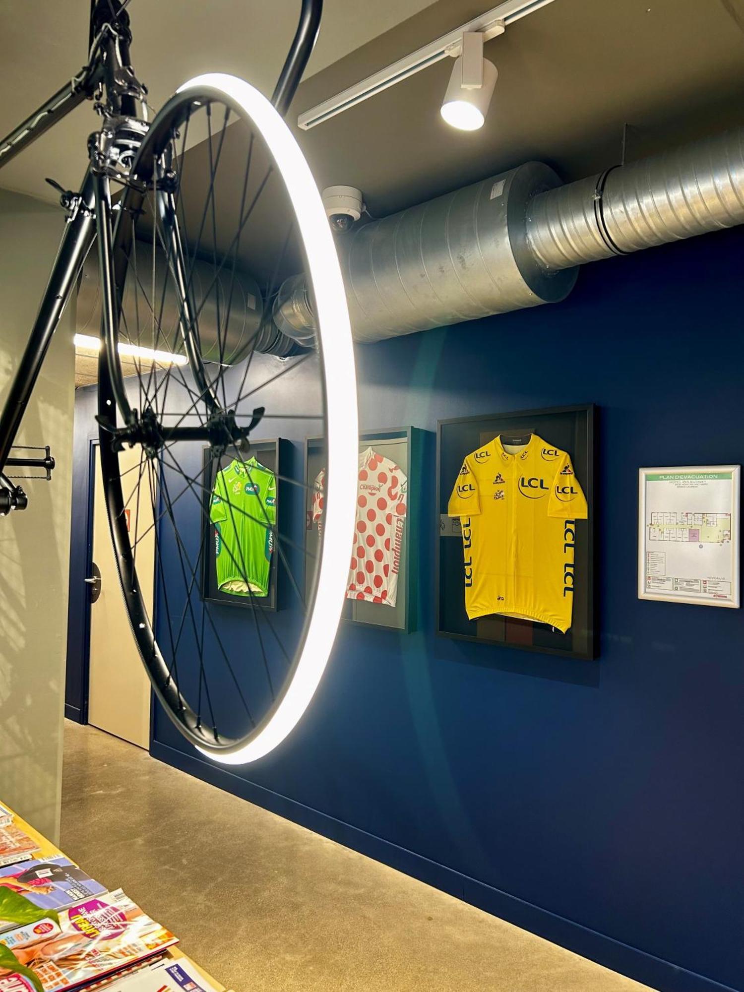 Ibis Budget Loudeac Velodrome Екстер'єр фото